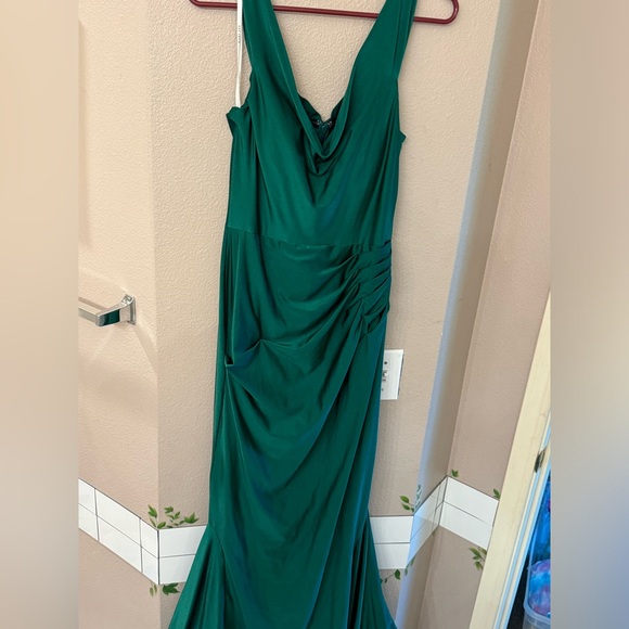 Women’s Emerald Green bridesmaid mermaid dress Barry Jay size medium - Picture 1 of 11